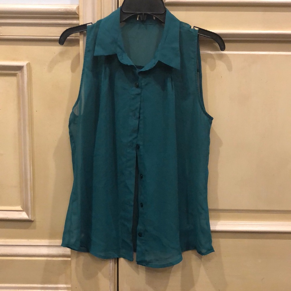 Sleeveless Button Down Top - image 1
